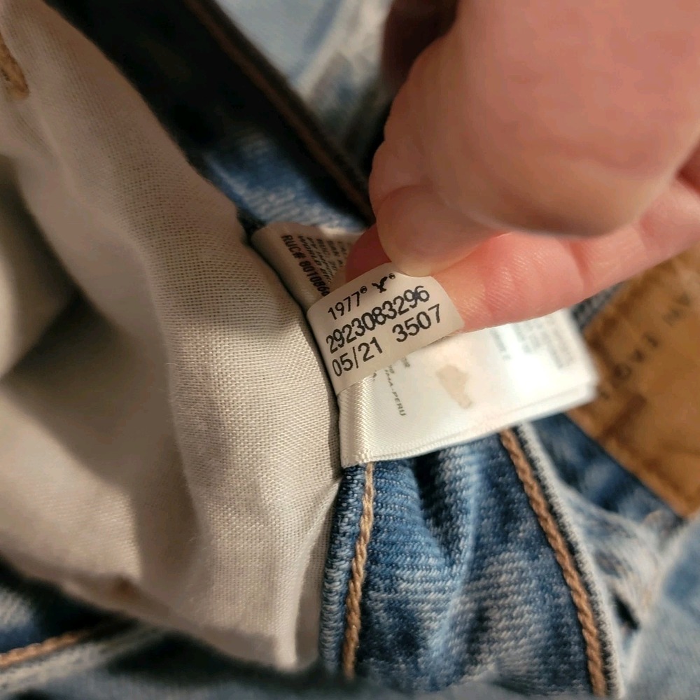 American Eagle Stretch Mom Straight Jean Blue Wash Denim Distressed Size 14R - Picture 8 of 9